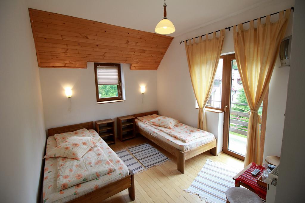 Vila Sucu Hotel Poiana Mărului Habitación foto