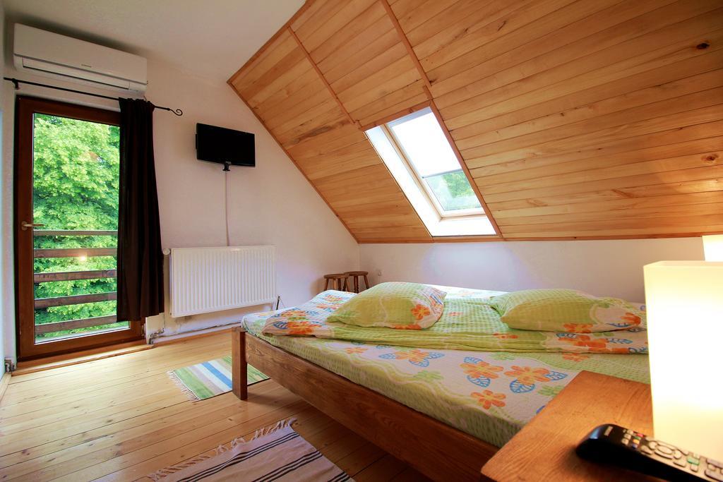 Vila Sucu Hotel Poiana Mărului Habitación foto
