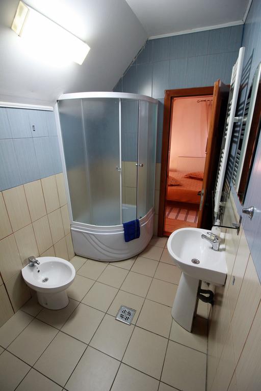 Vila Sucu Hotel Poiana Mărului Habitación foto