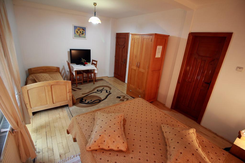 Vila Sucu Hotel Poiana Mărului Habitación foto