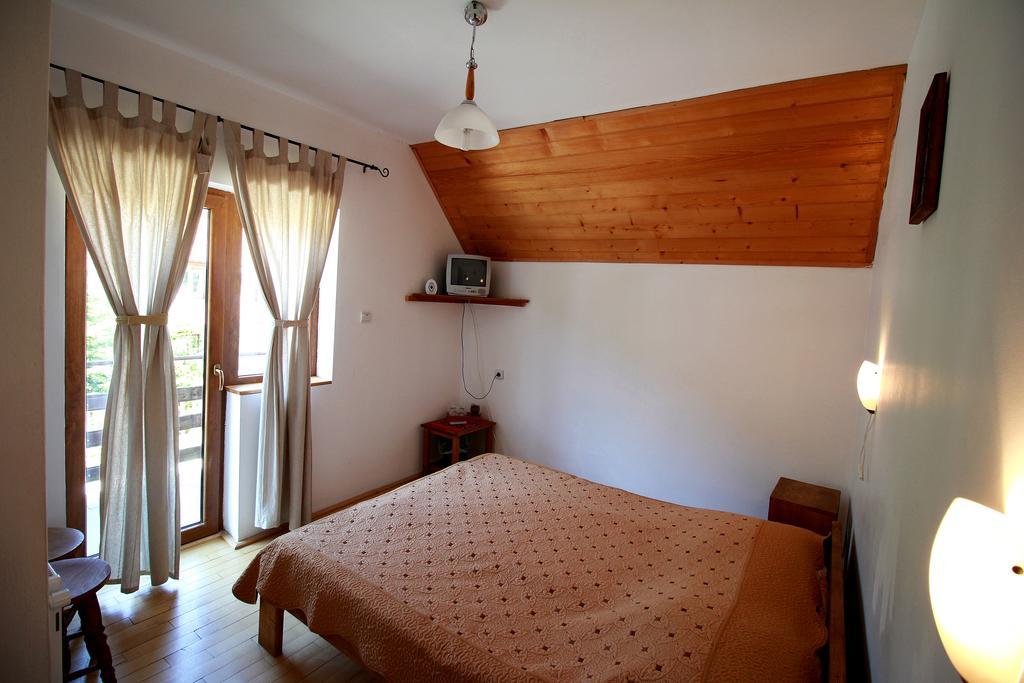 Vila Sucu Hotel Poiana Mărului Habitación foto